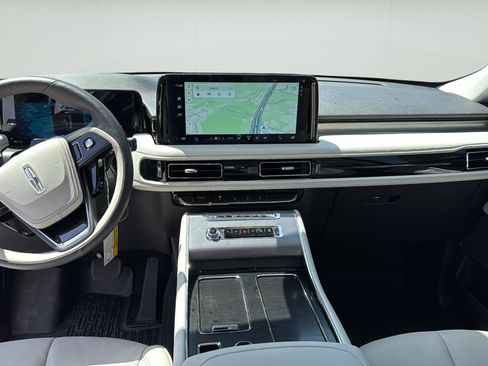 New 2026 Lincoln Aviator 2WD image 23