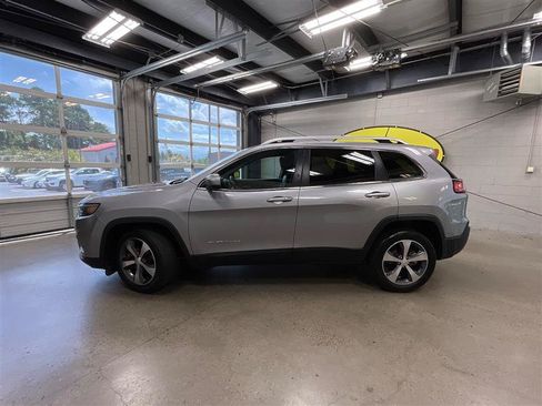 Used 2020 Jeep Cherokee Limited FWD image 2