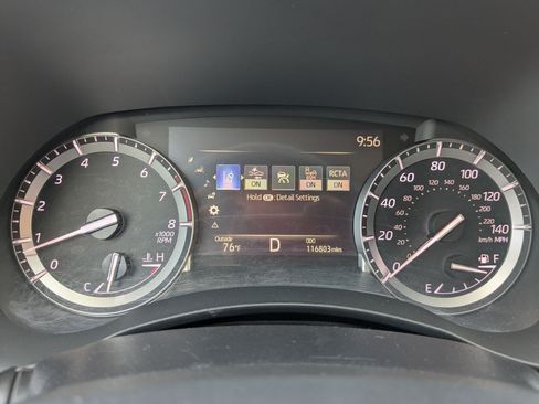 Used 2022 Toyota Highlander XLE AWD/4WD image 17