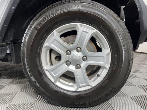 Used 2023 Jeep Wrangler Sport S image 15