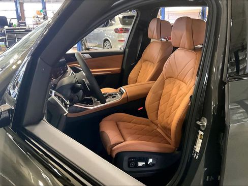 New 2026 BMW X7 xDrive40i w/ M Sport Package image 9