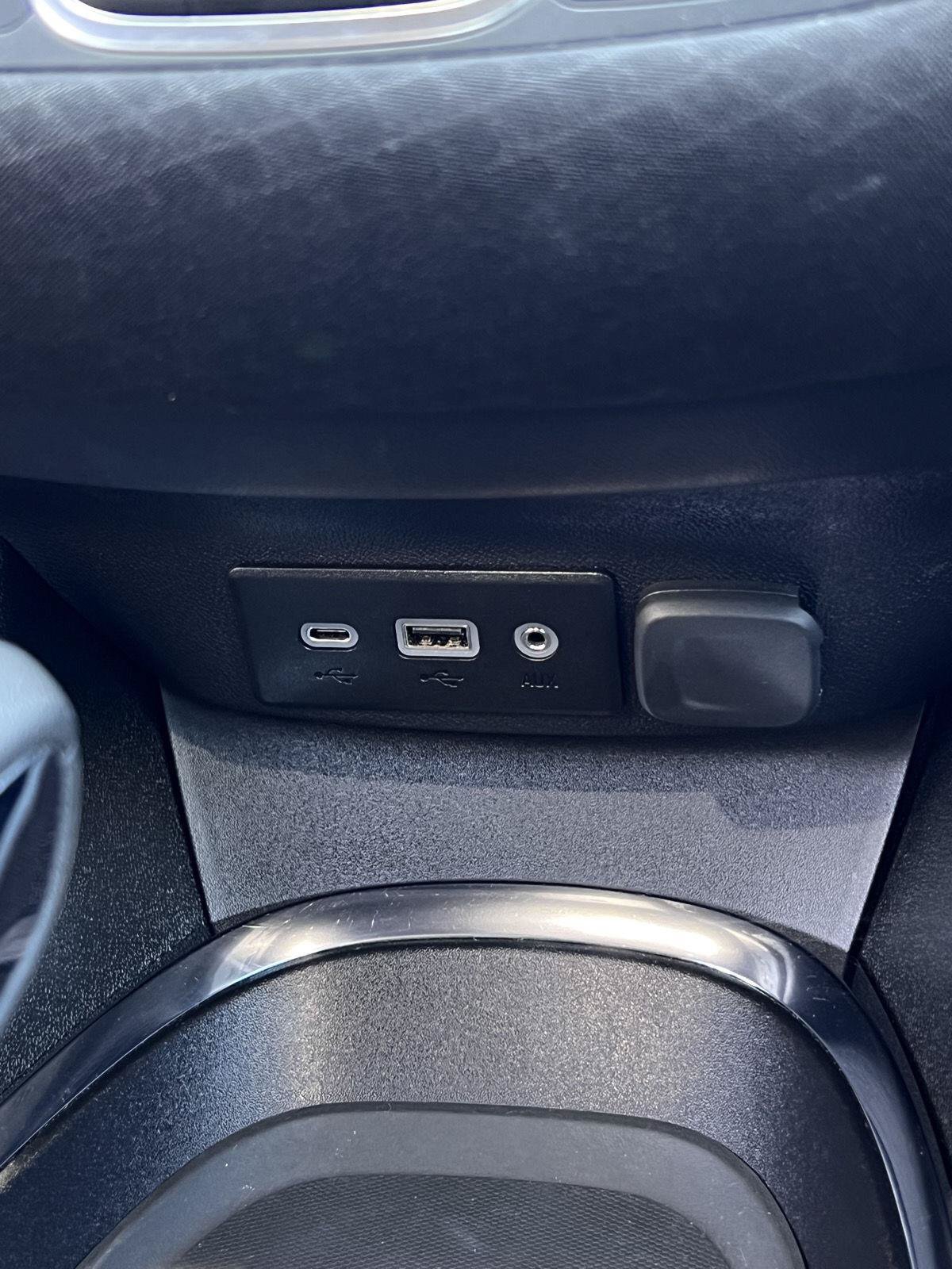Used 2025 Chevrolet Malibu LT FWD image 9