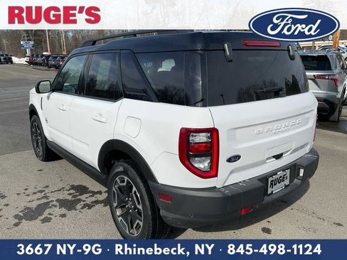 Used 2021 Ford Bronco Sport Outer Banks image 3