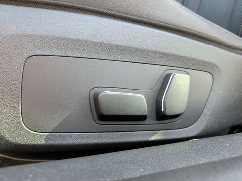 Used 2024 BMW 230i Coupe w/ Premium Package RWD image 24