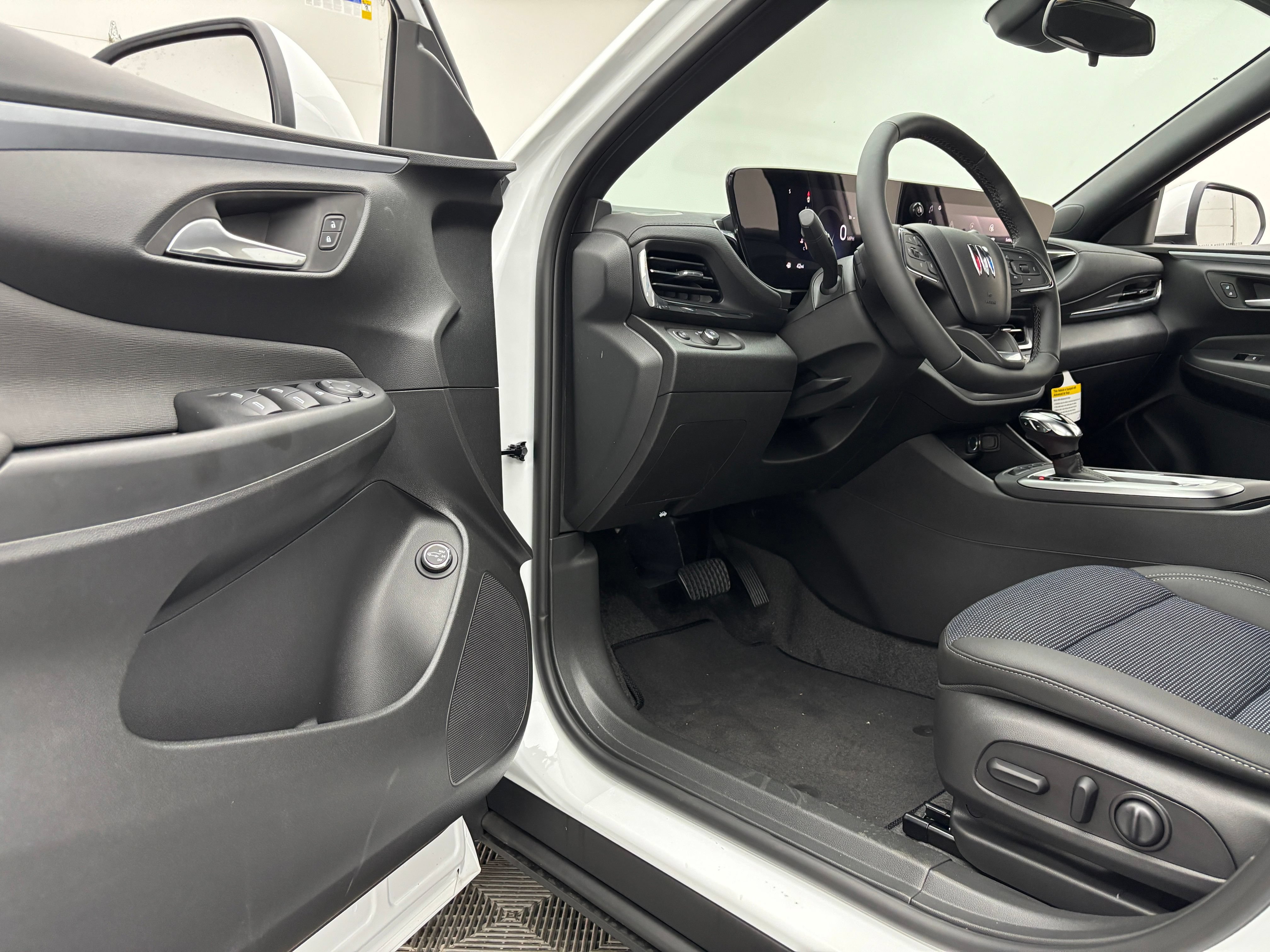 New 2026 Buick Envista Sport Touring w/ Convenience I Package FWD image 15