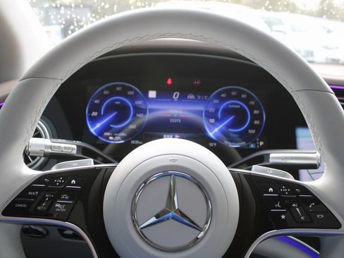 Certified 2023 Mercedes-Benz EQS 580 4MATIC SUV image 27