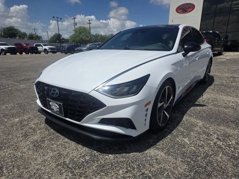 Used 2023 Hyundai Sonata SEL Plus FWD image 3