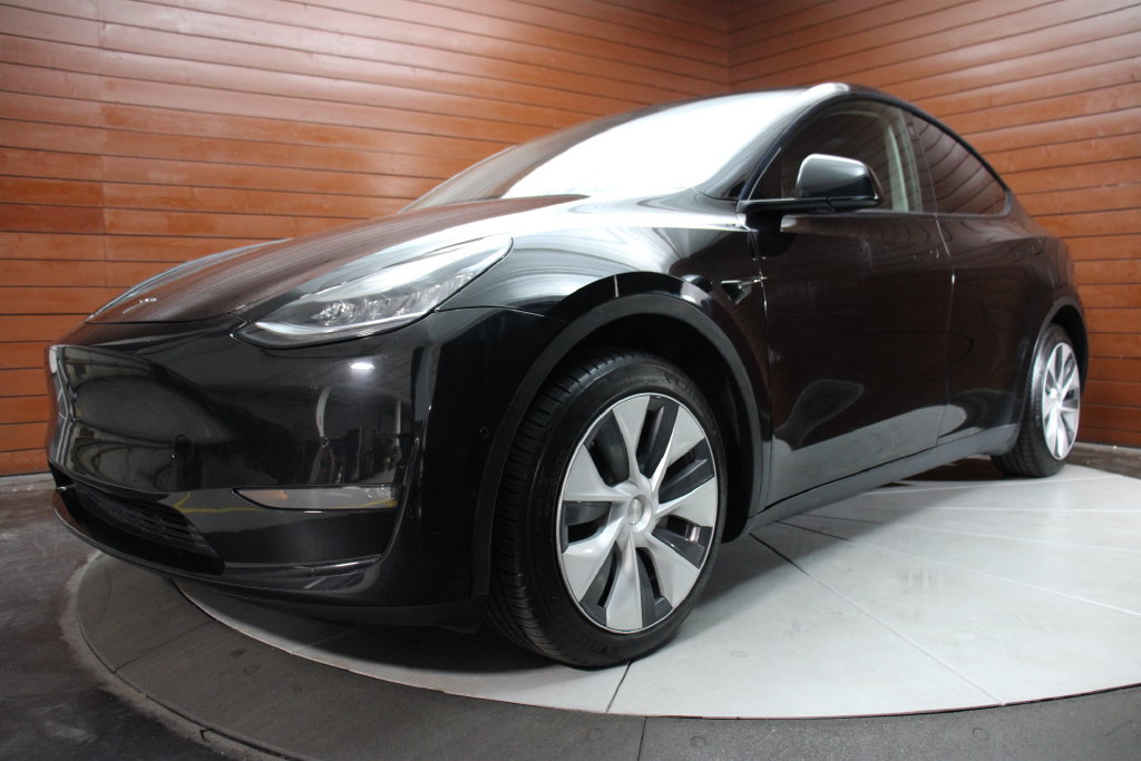 Used 2021 Tesla Model Y Long Range AWD/4WD image 28
