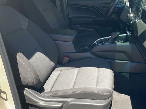 Used 2024 Chevrolet Colorado Trail Boss w/ Technology Package AWD/4WD image 11