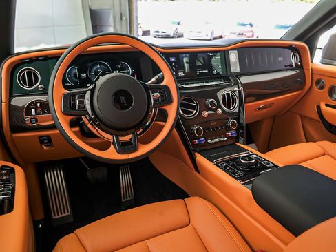 New 2026 Rolls-Royce Cullinan Black Badge image 3