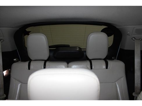 Used 2020 Ford Explorer Platinum w/ Premium Technology Package image 18