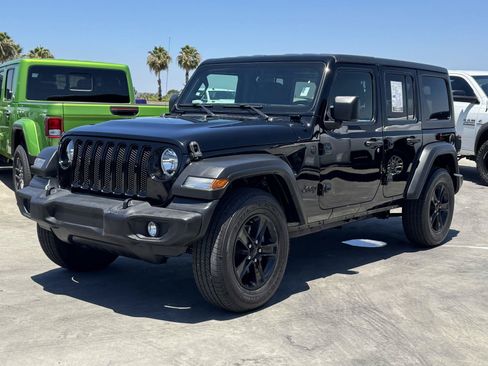 Used 2022 Jeep Wrangler Unlimited Sport AWD/4WD image 3