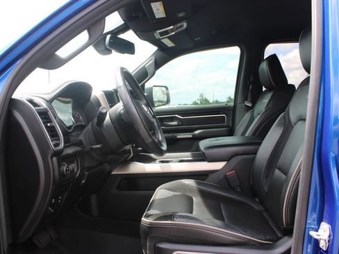 Used 2019 RAM 1500 Laramie w/ Sport Appearance Package AWD/4WD image 18