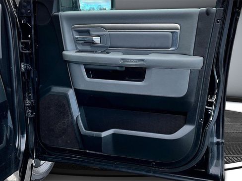 Used 2019 RAM 1500 Classic SLT w/ Luxury Group image 27