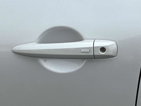 New 2025 Nissan Pathfinder SV image 15