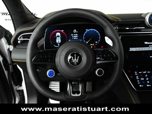 New 2025 Maserati Grecale Modena AWD/4WD image 21