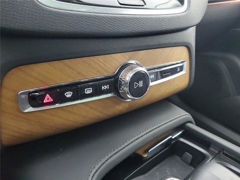 Certified 2024 Volvo XC90 B6 Plus w/ Protection Package Premier AWD/4WD image 30