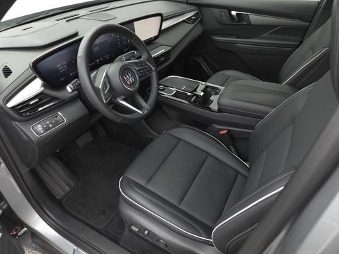 Used 2025 Buick Enclave Preferred image 8