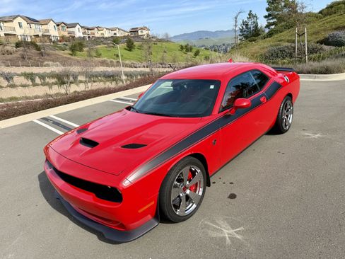 Used 2015 Dodge Challenger SRT Hellcat image 21