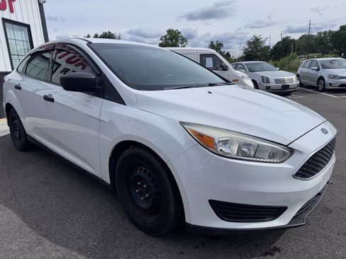 Used 2018 Ford Focus S FWD image 5