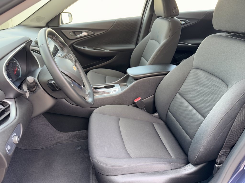 Certified 2025 Chevrolet Malibu RS FWD image 5