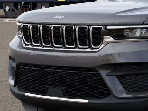 New 2025 Jeep Grand Cherokee Laredo X image 11
