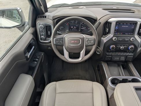 Used 2022 GMC Sierra 1500 SLT w/ SLT Premium Plus Package AWD/4WD image 16