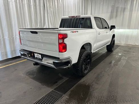 Used 2025 Chevrolet Silverado 1500 LT AWD/4WD image 3