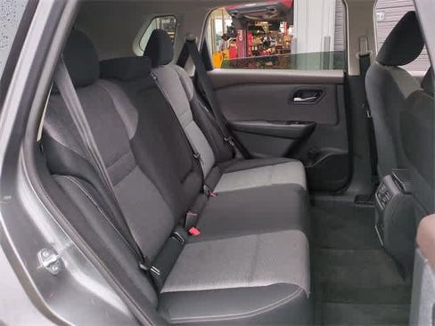 Used 2023 Nissan Rogue SV image 21