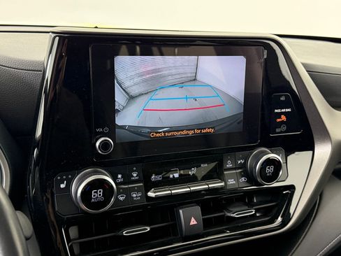 Used 2023 Toyota Highlander XLE image 31