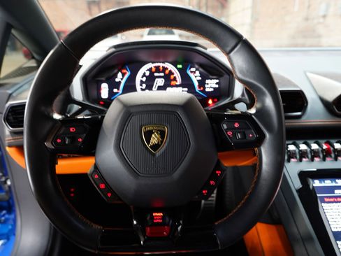 Used 2020 Lamborghini Huracan EVO RWD image 65