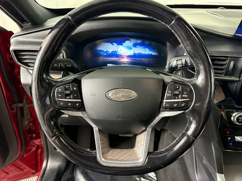Used 2021 Ford Explorer Platinum w/ Equipment Group 601A AWD/4WD image 16