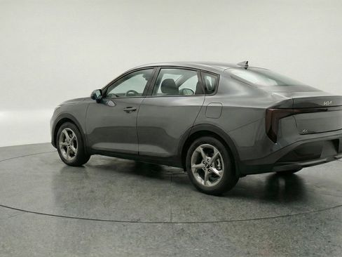 Used 2025 Kia K4 LXS image 5