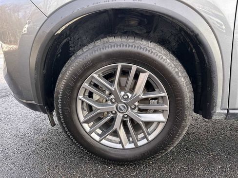 Used 2023 Nissan Rogue S image 17