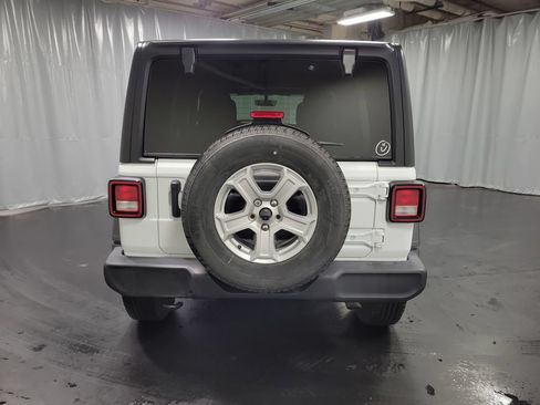 Used 2022 Jeep Wrangler Unlimited Sport AWD/4WD image 7