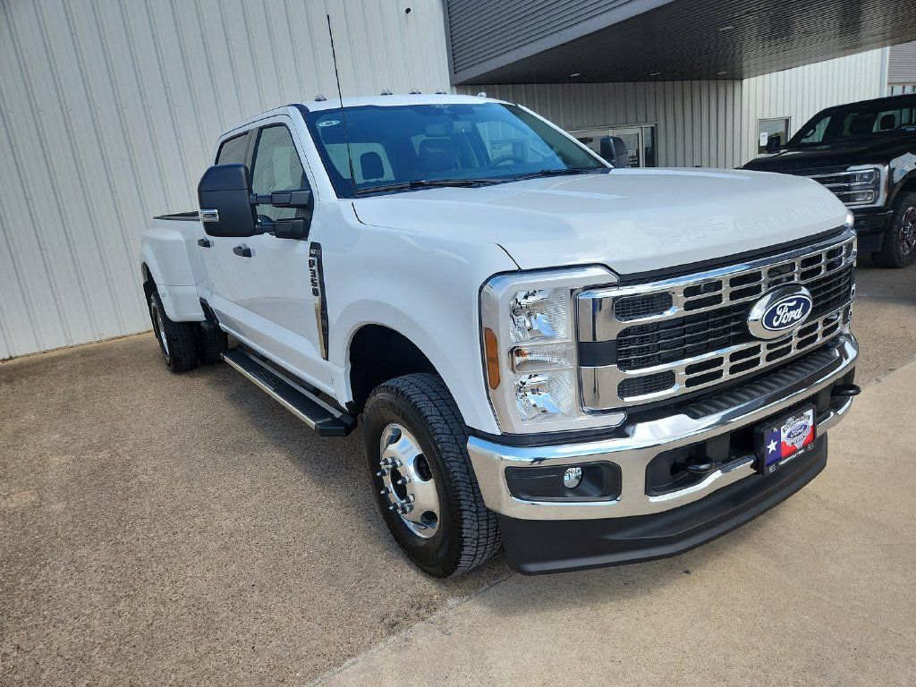 New 2027 Ford F350 XLT w/ FX4 Off-Road Package AWD/4WD image 1