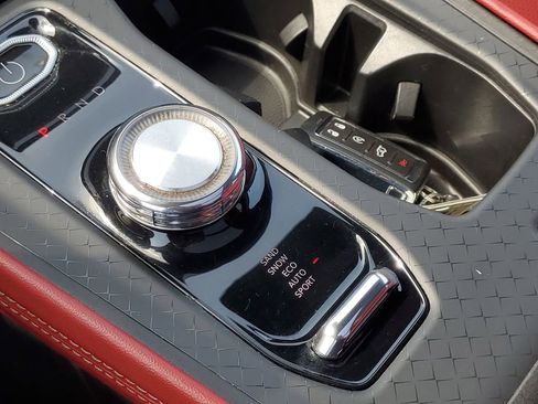 Used 2024 Jeep Wagoneer Launch Edition AWD/4WD image 36
