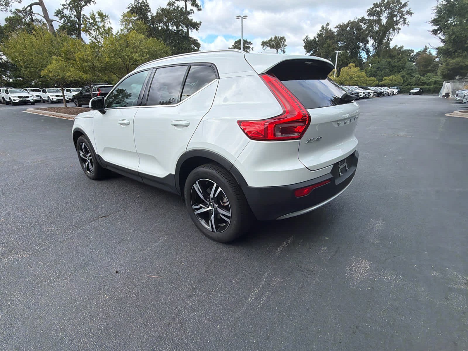 Used 2025 Volvo XC40 B5 Core AWD/4WD image 13