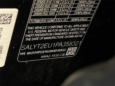 Used 2023 Land Rover Range Rover Velar R-Dynamic S image 31