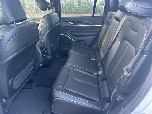 New 2025 Jeep Grand Cherokee Limited w/ Luxury Tech Group II image 19
