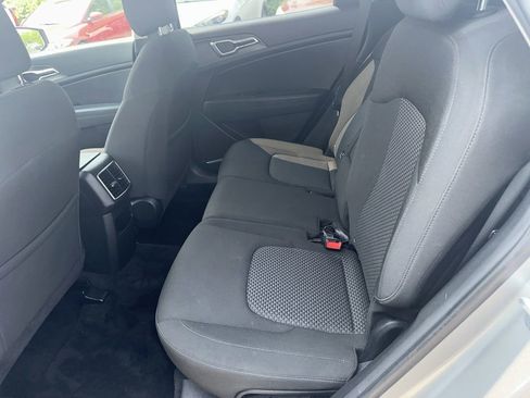 Used 2023 Kia Sportage LX AWD/4WD image 15