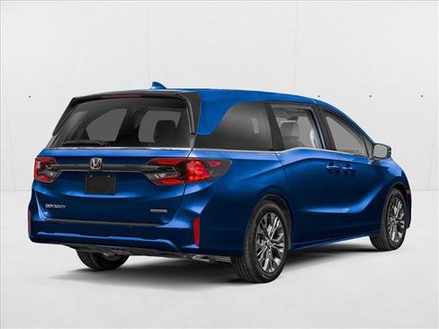 New 2026 Honda Odyssey Touring image 2
