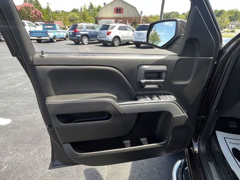 Used 2019 Chevrolet Silverado 1500 LT w/ LPO, Chrome Package AWD/4WD image 30