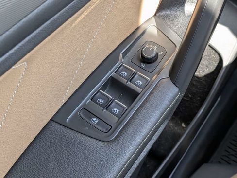 Used 2023 Volkswagen Tiguan SE R-Line FWD image 19