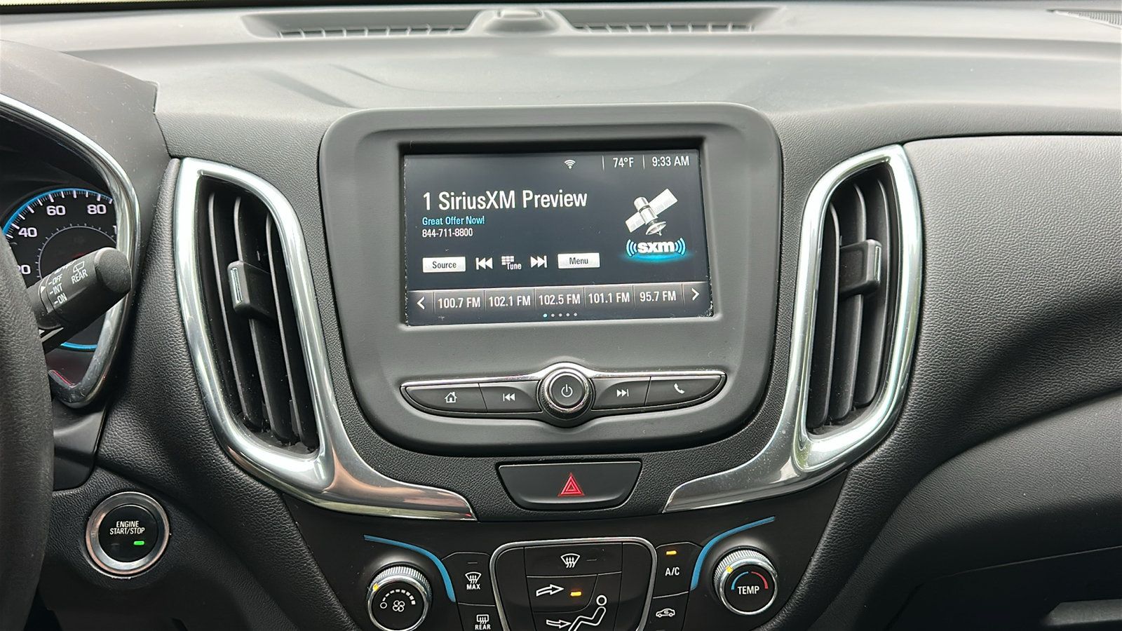 Used 2018 Chevrolet Equinox LT AWD/4WD image 19