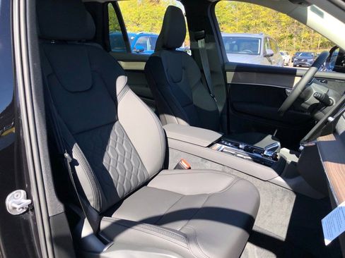 New 2026 Volvo XC90 B6 Plus w/ Protection Package Premier image 34