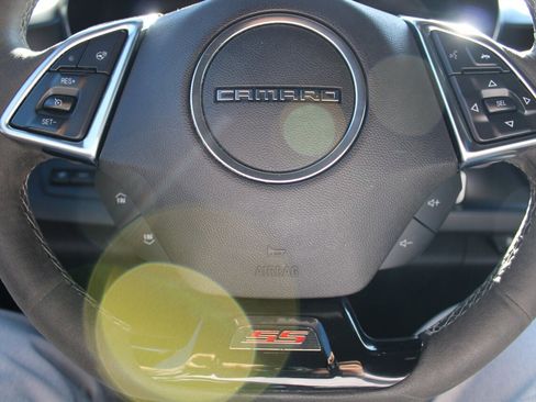 Used 2018 Chevrolet Camaro SS RWD image 27