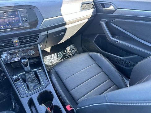 Used 2024 Volkswagen Jetta SE image 15