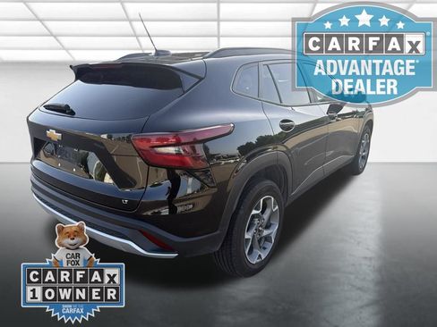Certified 2025 Chevrolet Trax LT FWD image 3