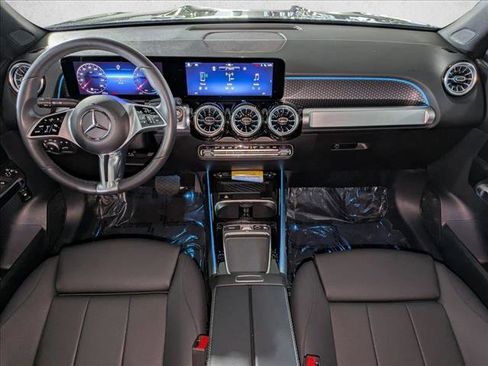 Certified 2025 Mercedes-Benz GLB 250 image 18